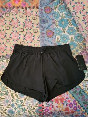 🖤 NEW! 90 Degree By Reflex Shorts 🖤